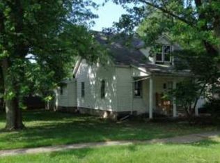 701 E Buckner St, Tuscola, IL 61953