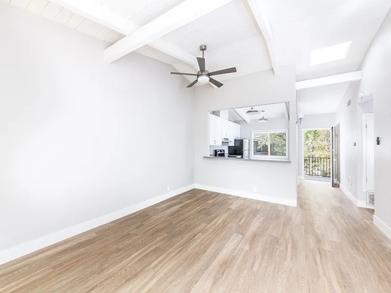 Poets Corner Apartments — Photo 1
