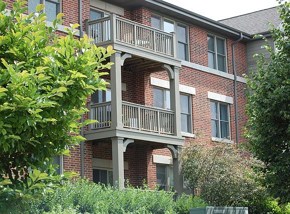 4th image of 271 E Railroad Ave Unit 204
