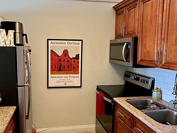 4th image of 641 S Prospect Ave Unit 203