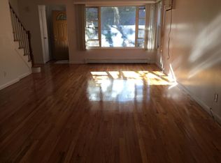 4700 217th St, Bayside, NY 11361