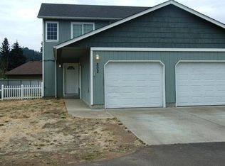 802 N Douglas St #1, Cottage Grove, OR 97424