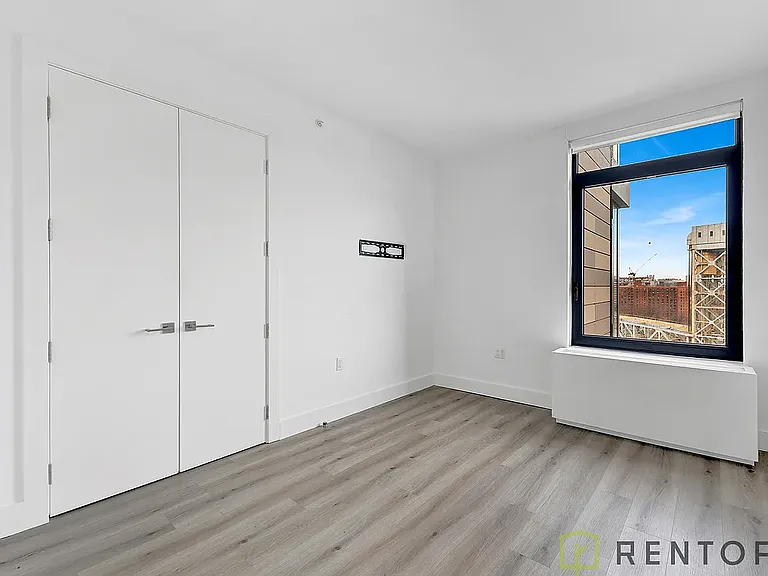 224 E 135th St #1401 — Photo 2