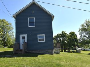 8 7th St, Claysville, PA 15323