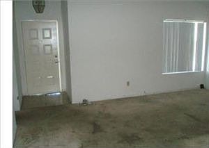 4th image of 25711 Tallandsia Ct