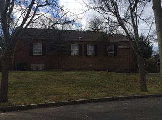 30 Bellaire Rd, Massapequa, NY 11758