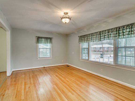 2nd image of 231 30th St E