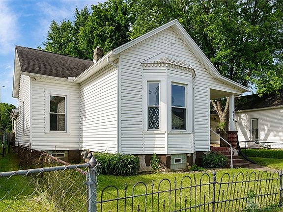4th image of 3312 E 2nd St