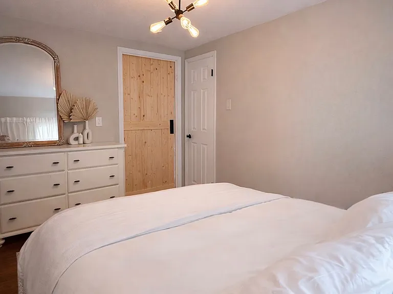 15616 Topaz Dr SE — Photo 1