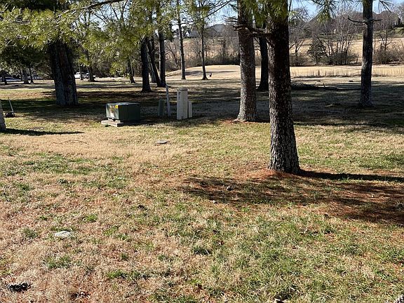 3rd image of 1142&1146 S Browns Ln