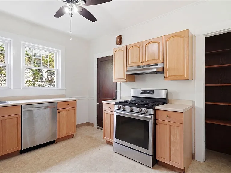 48 Spruce St #1 — Photo 9