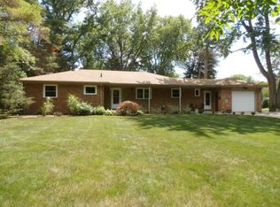 4122 Dyckman Rd, Midland, MI 48640