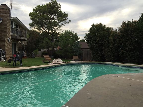 5th image of 9117 NW 99th Pl
