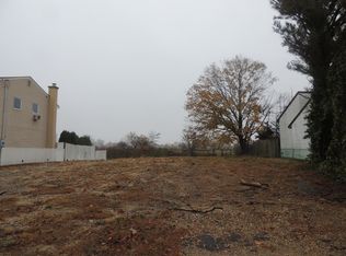 2965 Frankel Blvd, Merrick, NY 11566