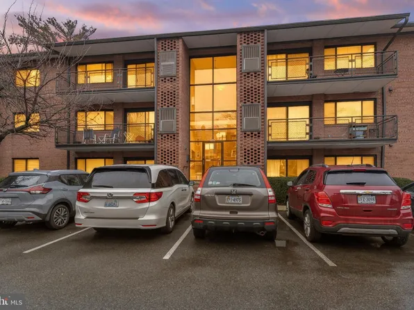 4371 Cherry Hill Rd APT 204, Arlington, VA 22207