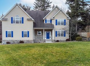 8 Wellington Pl, Hackettstown, NJ 07840