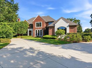 2784 Murfield Ct, Rochester, MI 48306