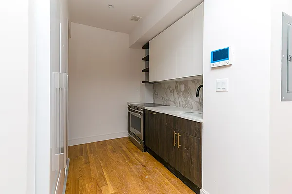 Rented by Nooklyn NYC LLC | media 92