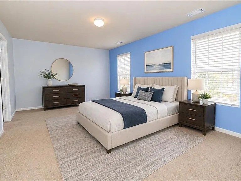 2084 Sawgrass Dr — Photo 10