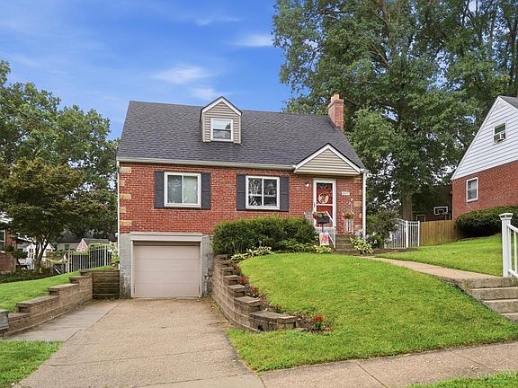 3rd image of 5577 Raceview Ave