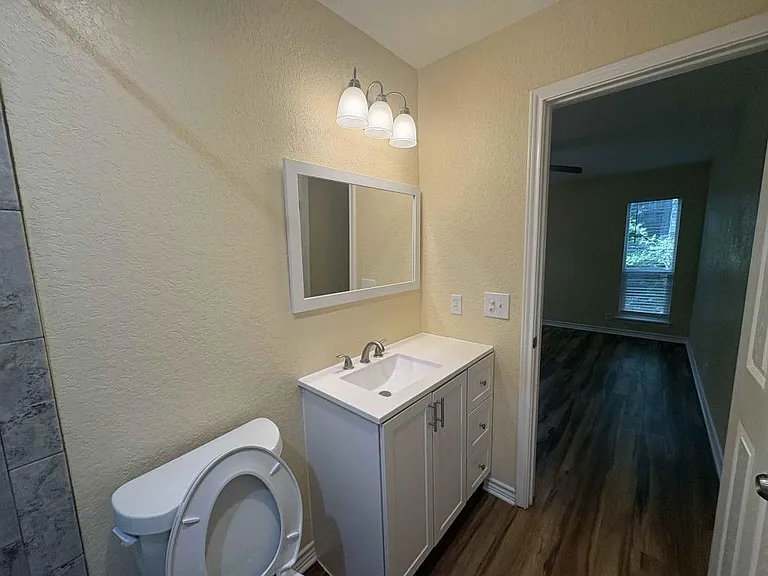 7247 Rimwood — Photo 11