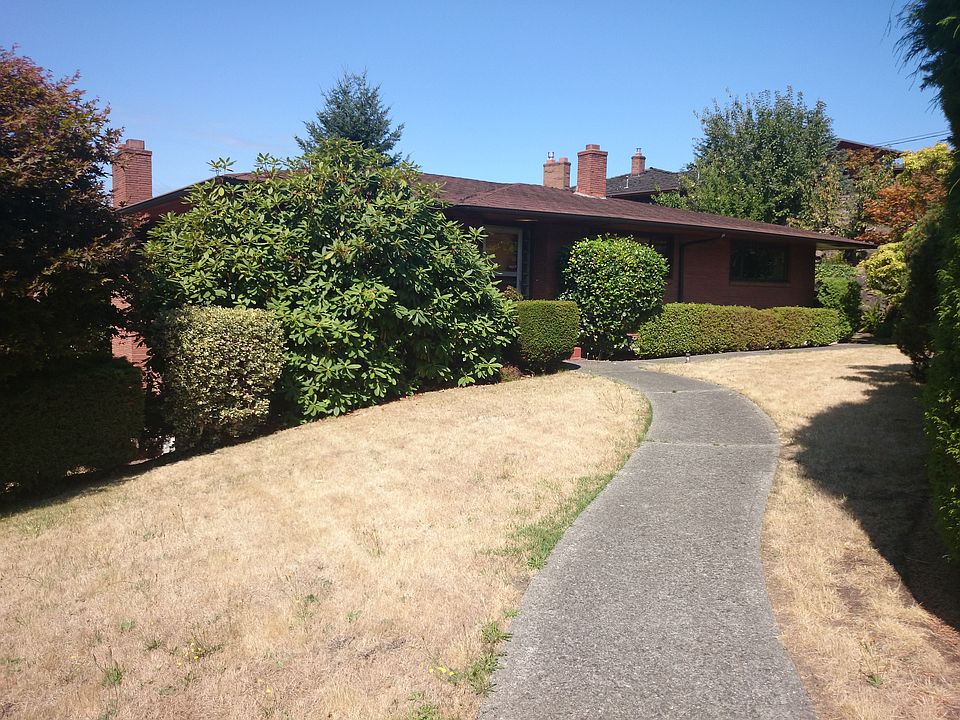 2nd image of 4054 SW Henderson St
