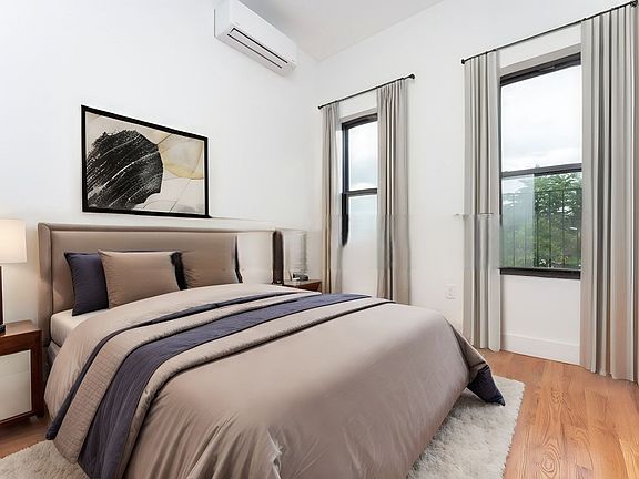 4th image of 236 Montrose Ave APT 1L