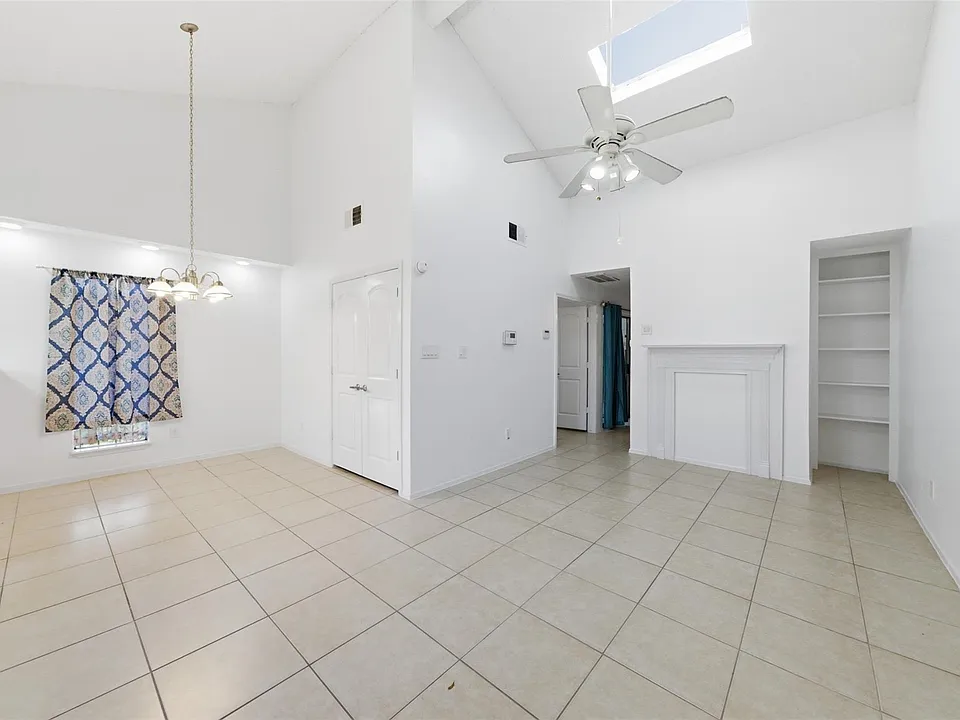 12503 Newbrook Dr
