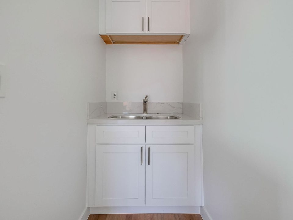 3100FI 3100 E 15th St Long Beach CA Zillow