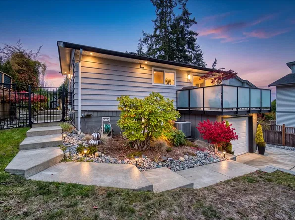 5861 Emil Pl, Nanaimo, BC V9T 5N3