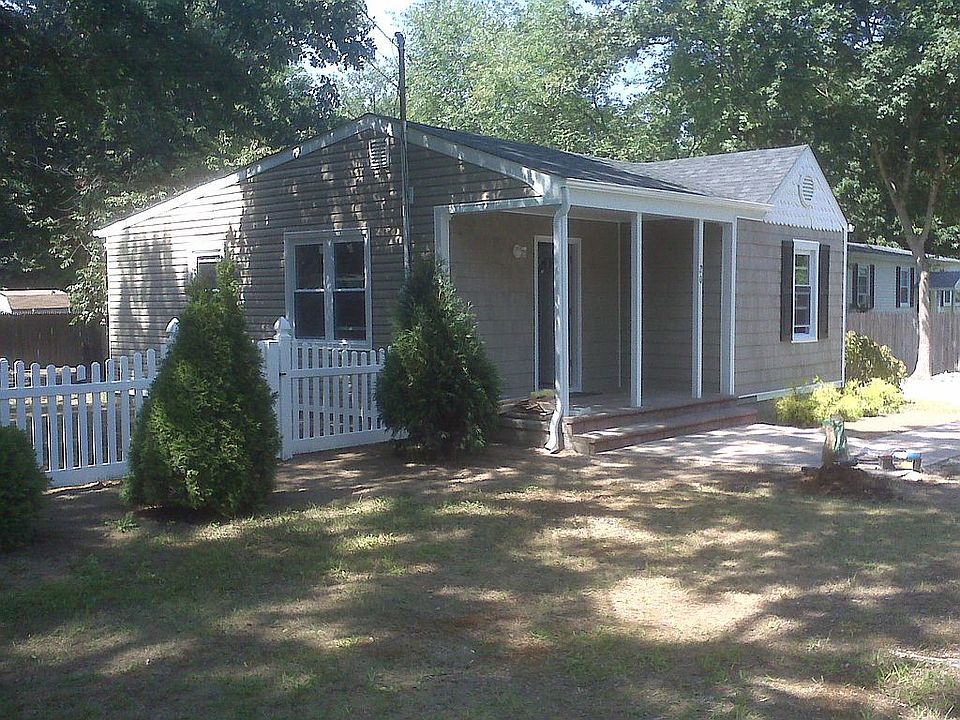 1st image of 20 Evelyn Ln