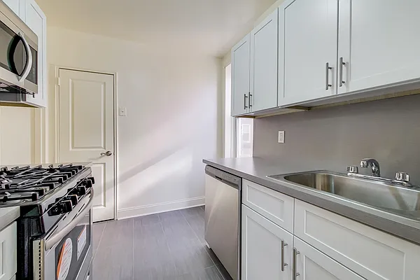 Rented by Revona Properties | media 38