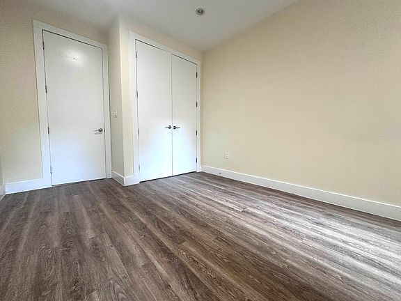 3rd image of 4 S Pinehurst Ave APT 1G