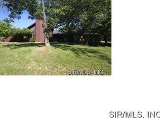 14 Bernhardt Rd, Lebanon, IL 62254