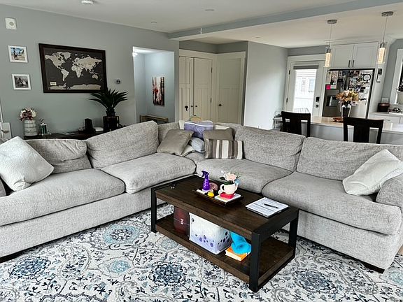 3rd image of 178 South St #9