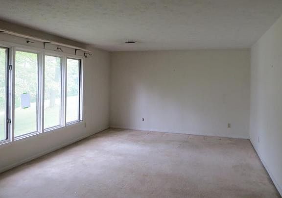 2nd image of 620 Stevens St