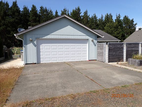 4th image of 1210 Pebble Beach Ct