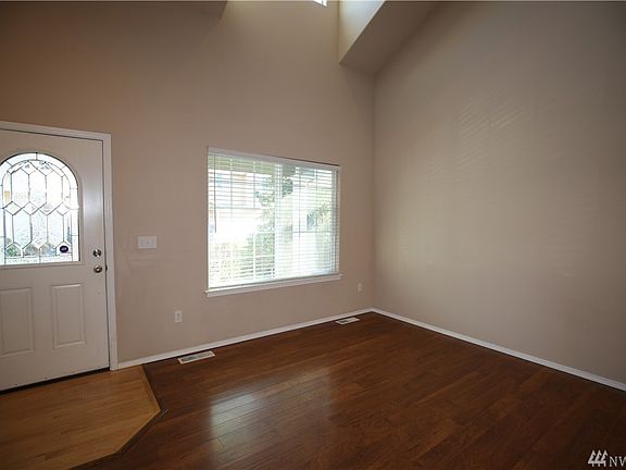 3rd image of 13916 25th Pl W