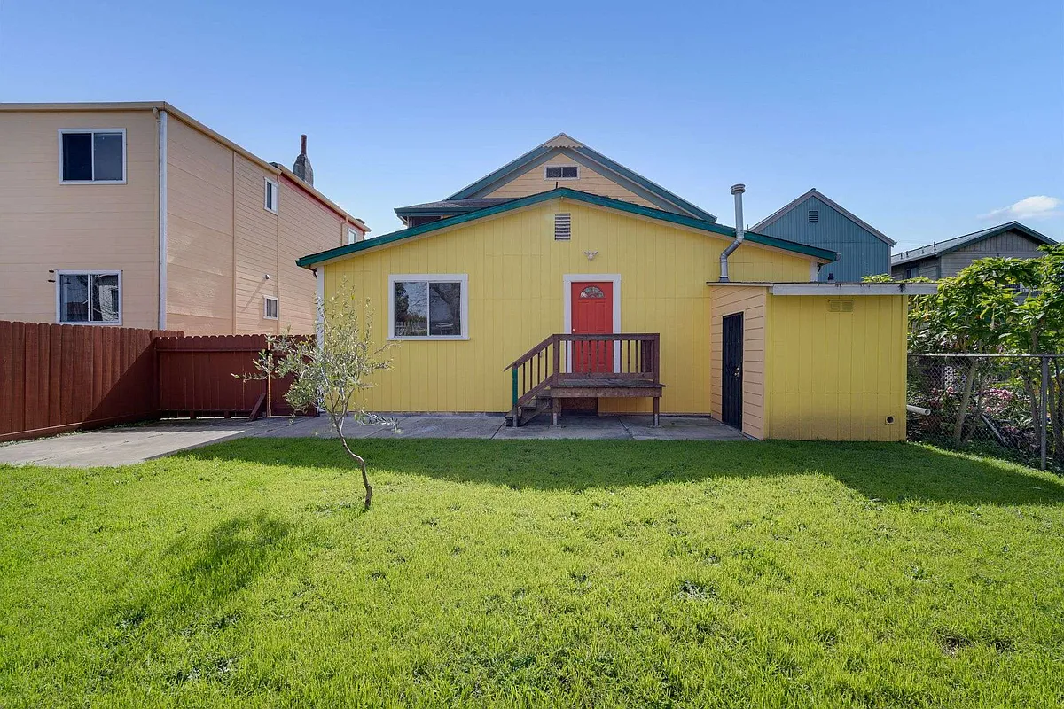Building Photo - 1734 10th St #1