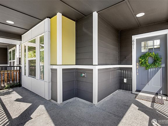 5th image of 3280 SW Graham Street #601