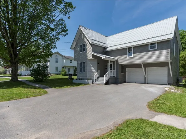 22 Vincent St, Carthage, NY 13619