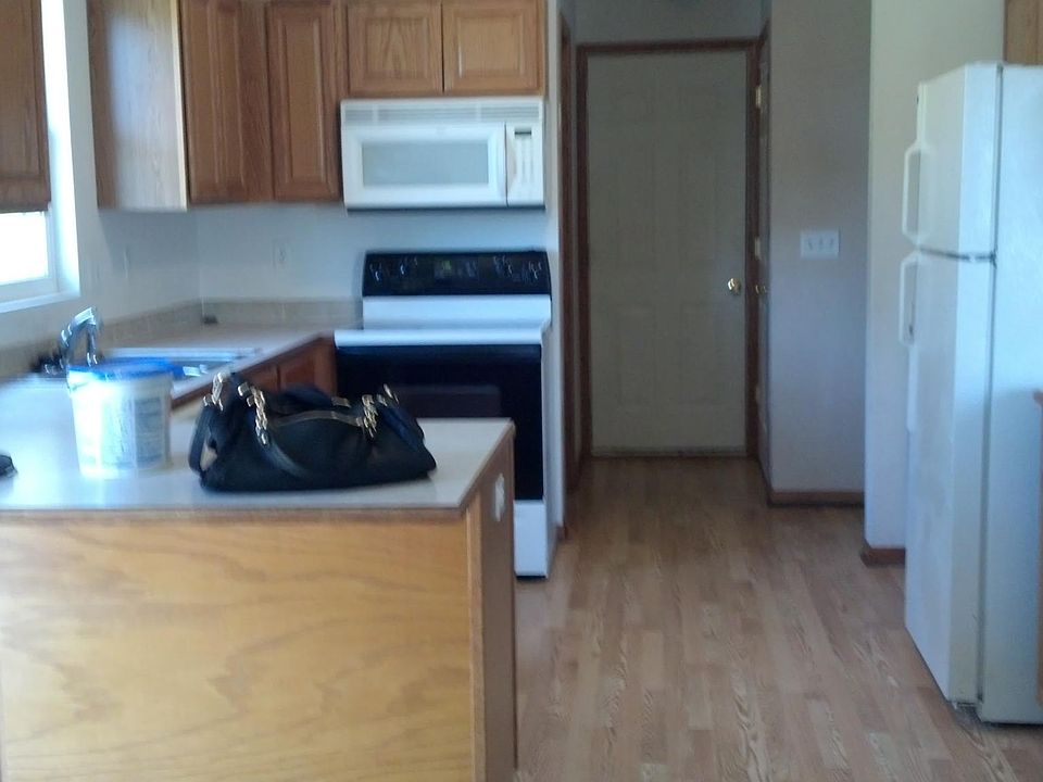 2nd image of 1402 Jackson Cir
