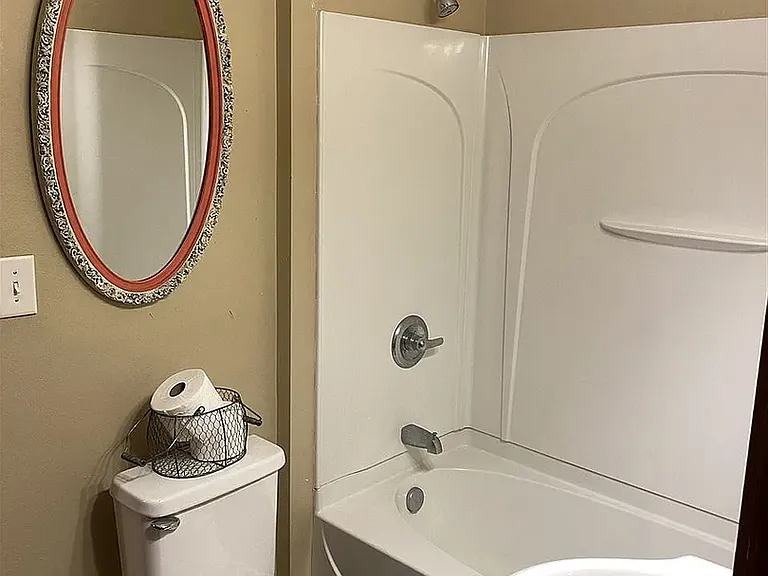207 N Pine St — Photo 18