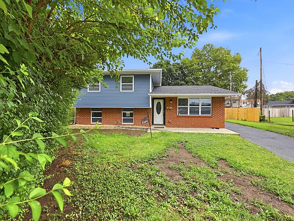 2nd image of 3324 Villa Ct
