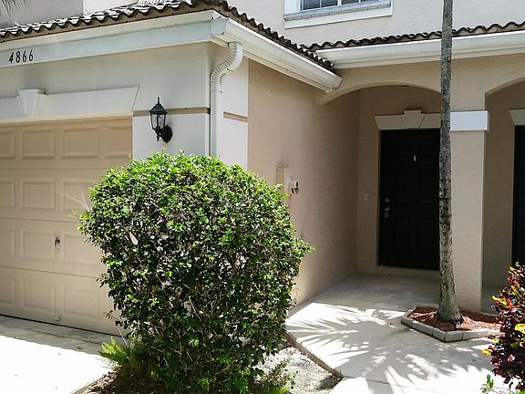 2nd image of 4866 Palmbrooke Cir