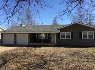 1415 S Maple St, Ottawa, KS 66067