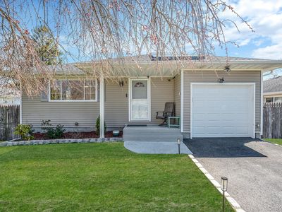 7 Hollywood Drive, Shirley, NY, 11967