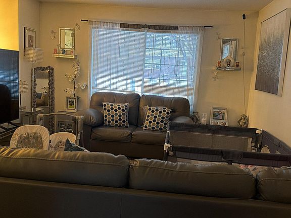 2nd image of 1809 Mechanic Ave