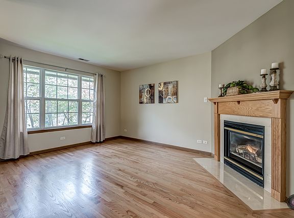 5th image of 2665 Woodmere Dr