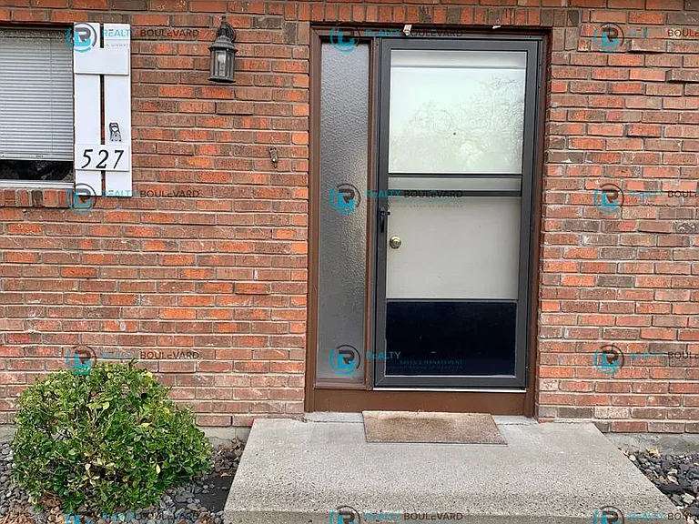 527 Smithridge Park — Photo 2